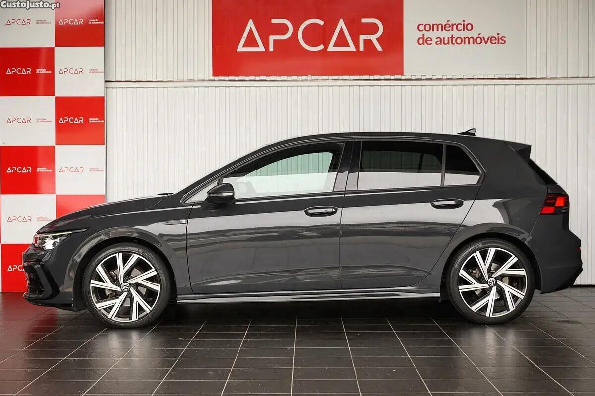 Volkswagen Golf 1.5 eTSI OPF DSG R-Line — fotografia 26