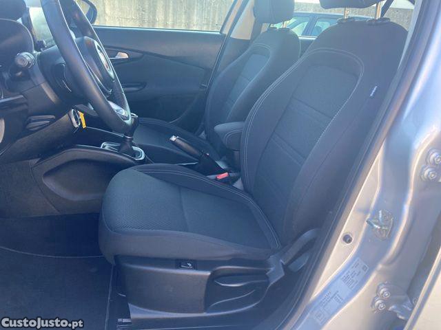 Fiat Tipo 1.3 MultiJet Life — fotografia 4