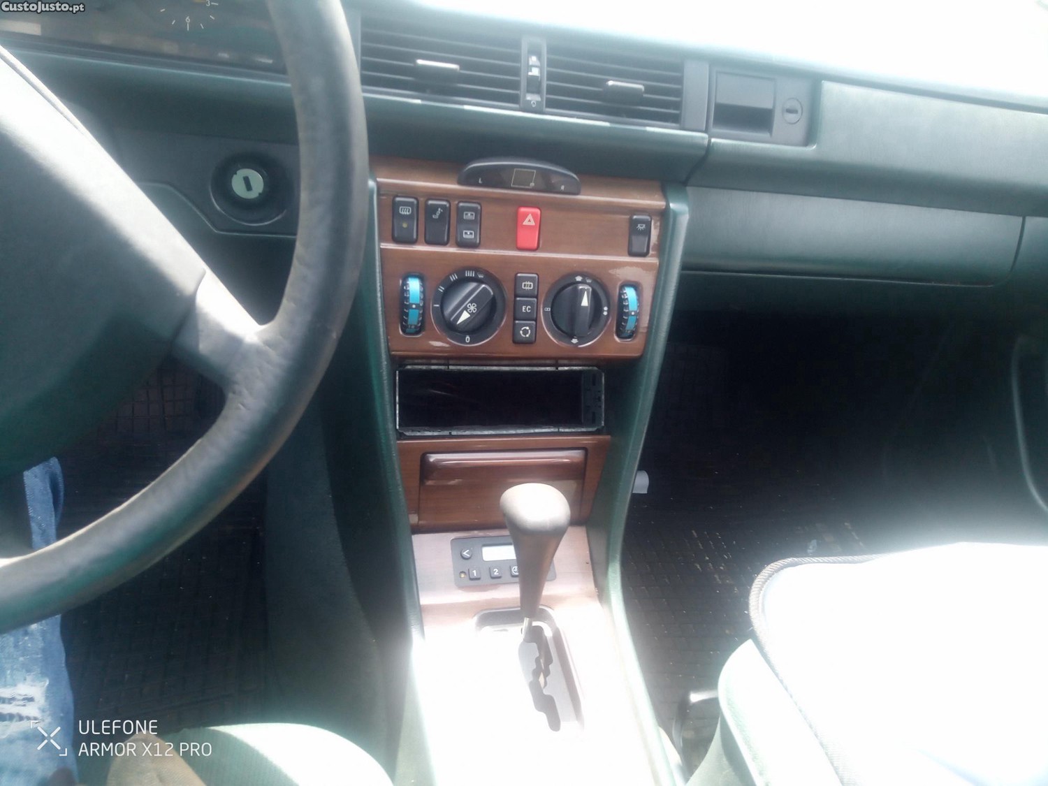 Mercedes-Benz 300 automático — fotografia 5