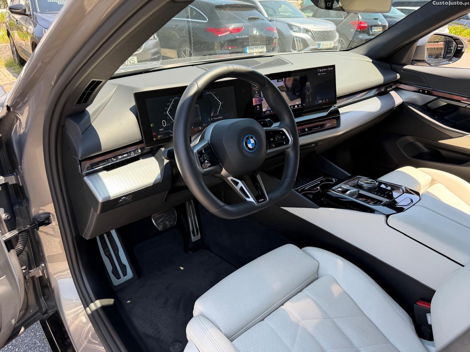BMW 530 e Pack Desportivo M Pro — fotografia 19