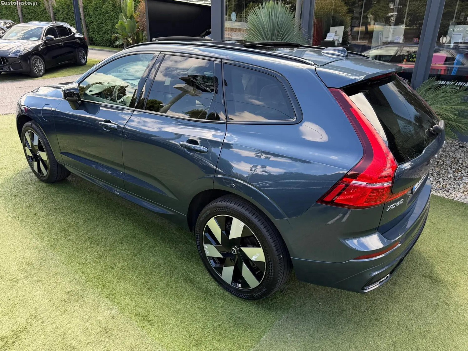 Volvo XC 60 2.0 T6 PHEV Ultimate Dark AWD — fotografia 15