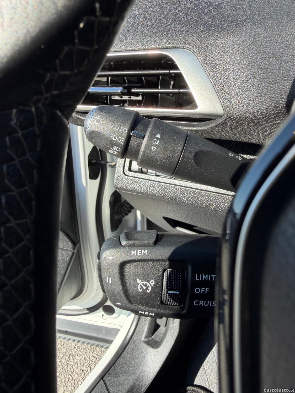 Peugeot 5008 1.5 BlueHDi Allure — fotografia 8