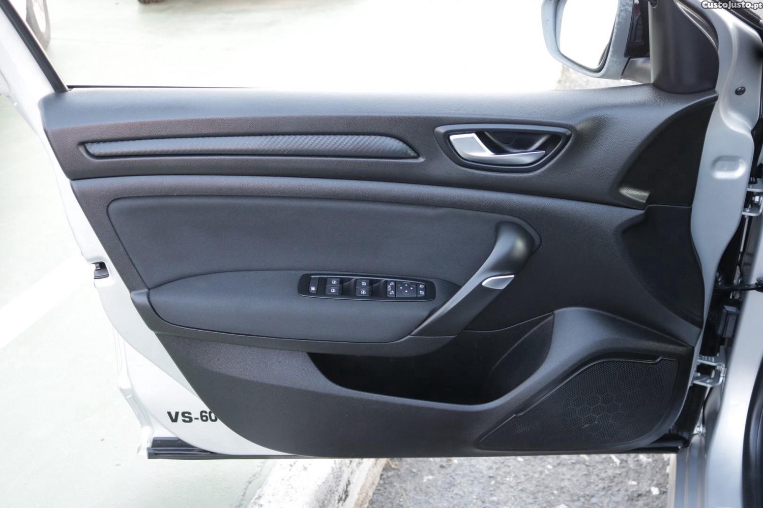 Renault Mégane 1.5 Blue DCI Limited 115cv — fotografia 35
