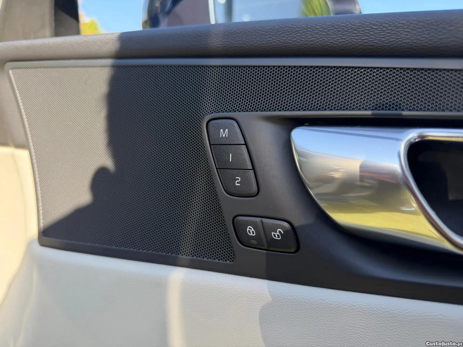 Volvo XC 60 2.0 B4 Plus Bright — fotografia 10