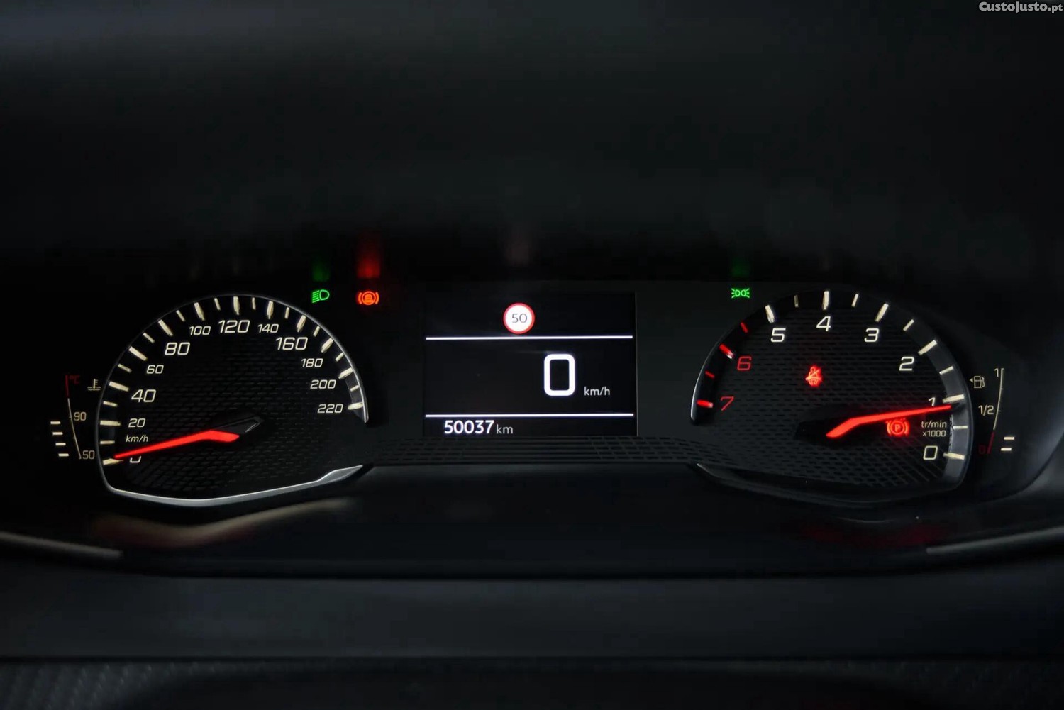 Peugeot 2008 1.2 PureTech Active — fotografia 4