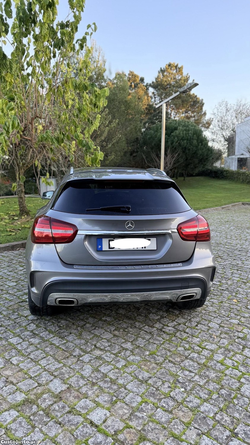 Mercedes-Benz GLA 180 180 AMG LINE — fotografia 7
