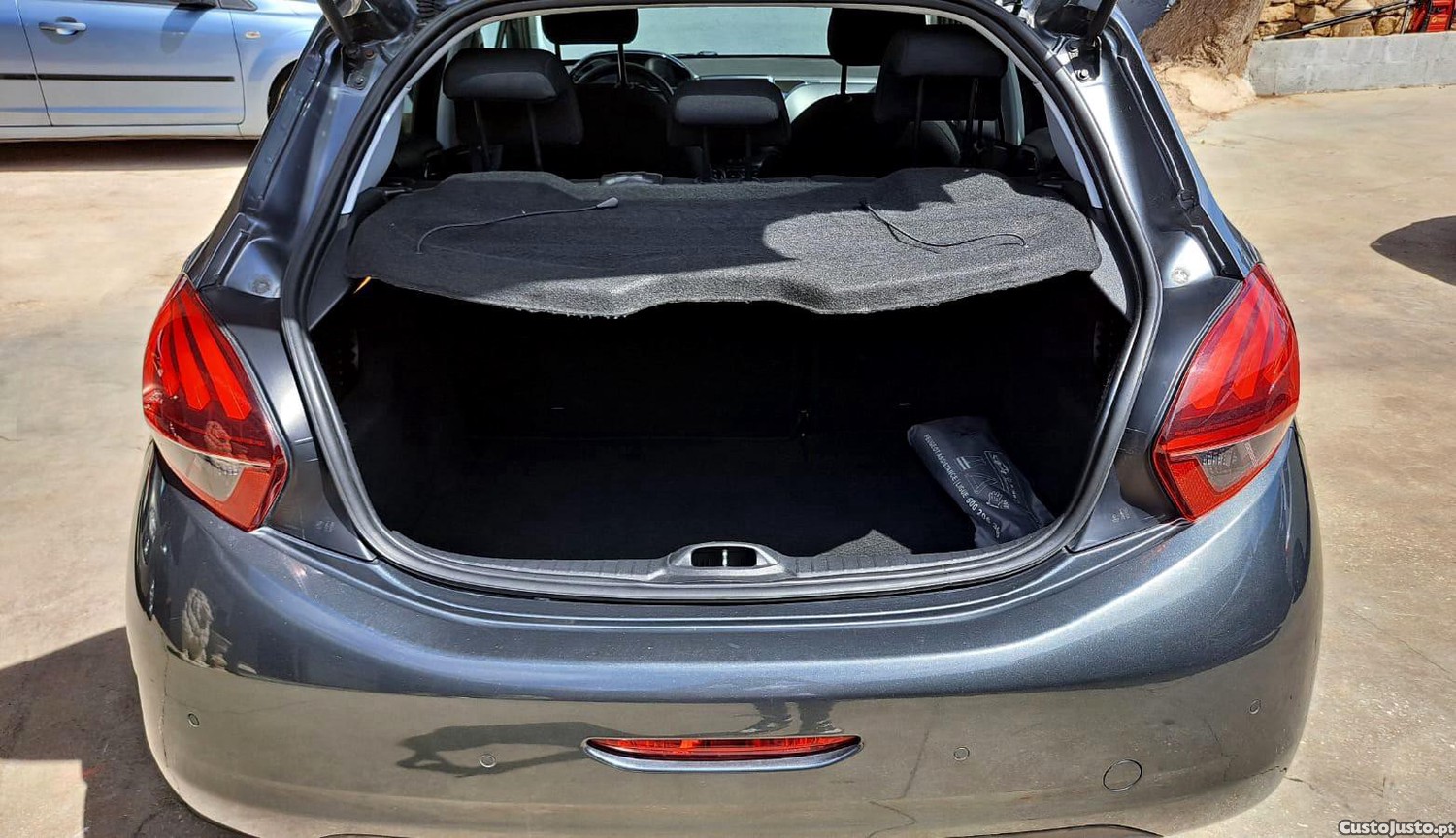 Peugeot 208 1.2 PureTech Style - 16 foto 4