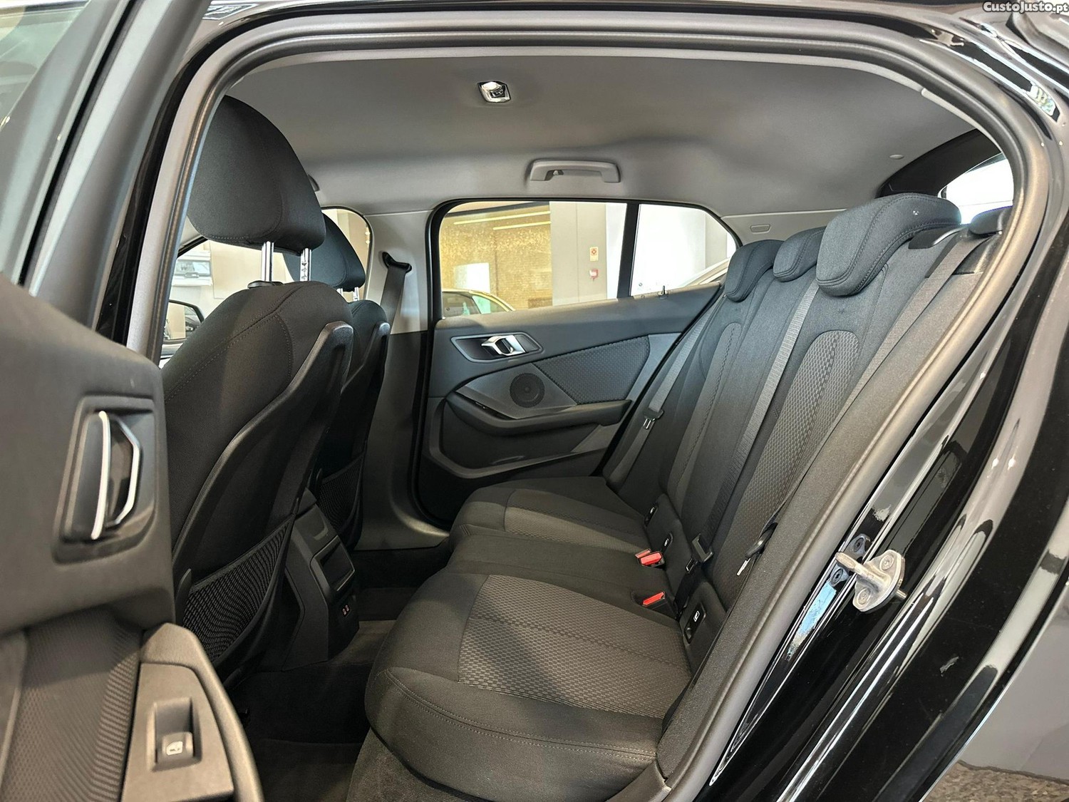 BMW 116 d Advantage Auto — fotografia 2
