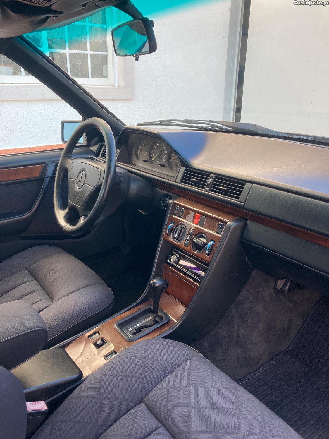 Mercedes-Benz 300 E 300 Turbo — photo 3