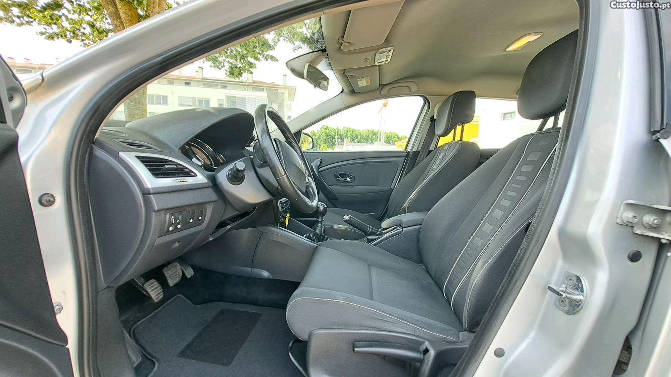 Renault Mégane Break 1.5 DCI 110 CV — fotografia 8