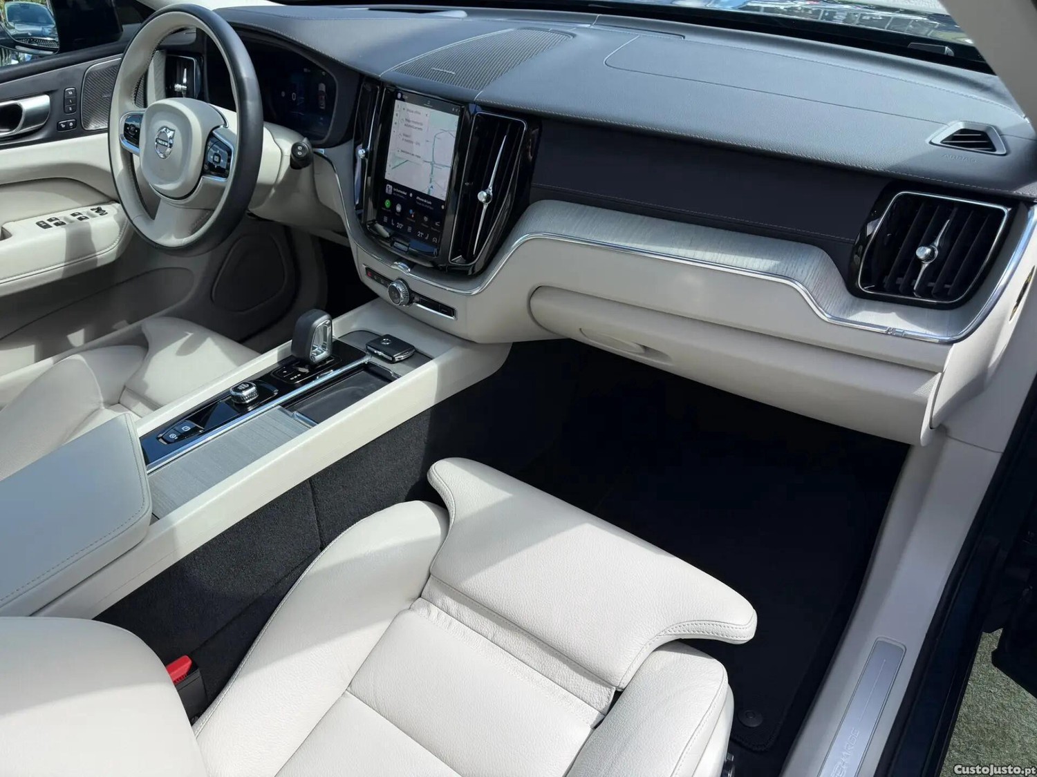 Volvo XC 60 2.0 T6 PHEV Ultimate Dark AWD — fotografia 11