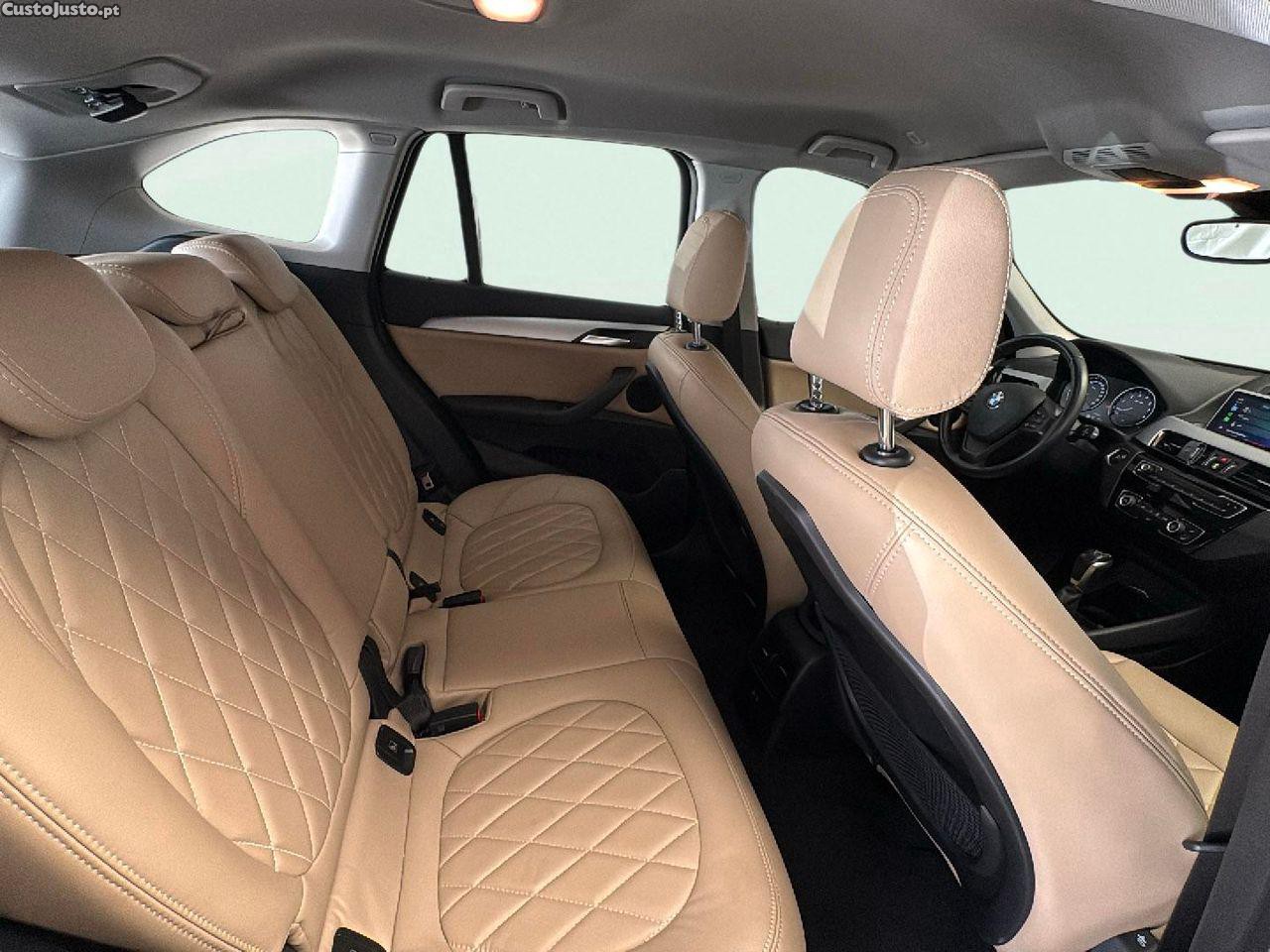 BMW X1 25 e xDrive — fotografia 2