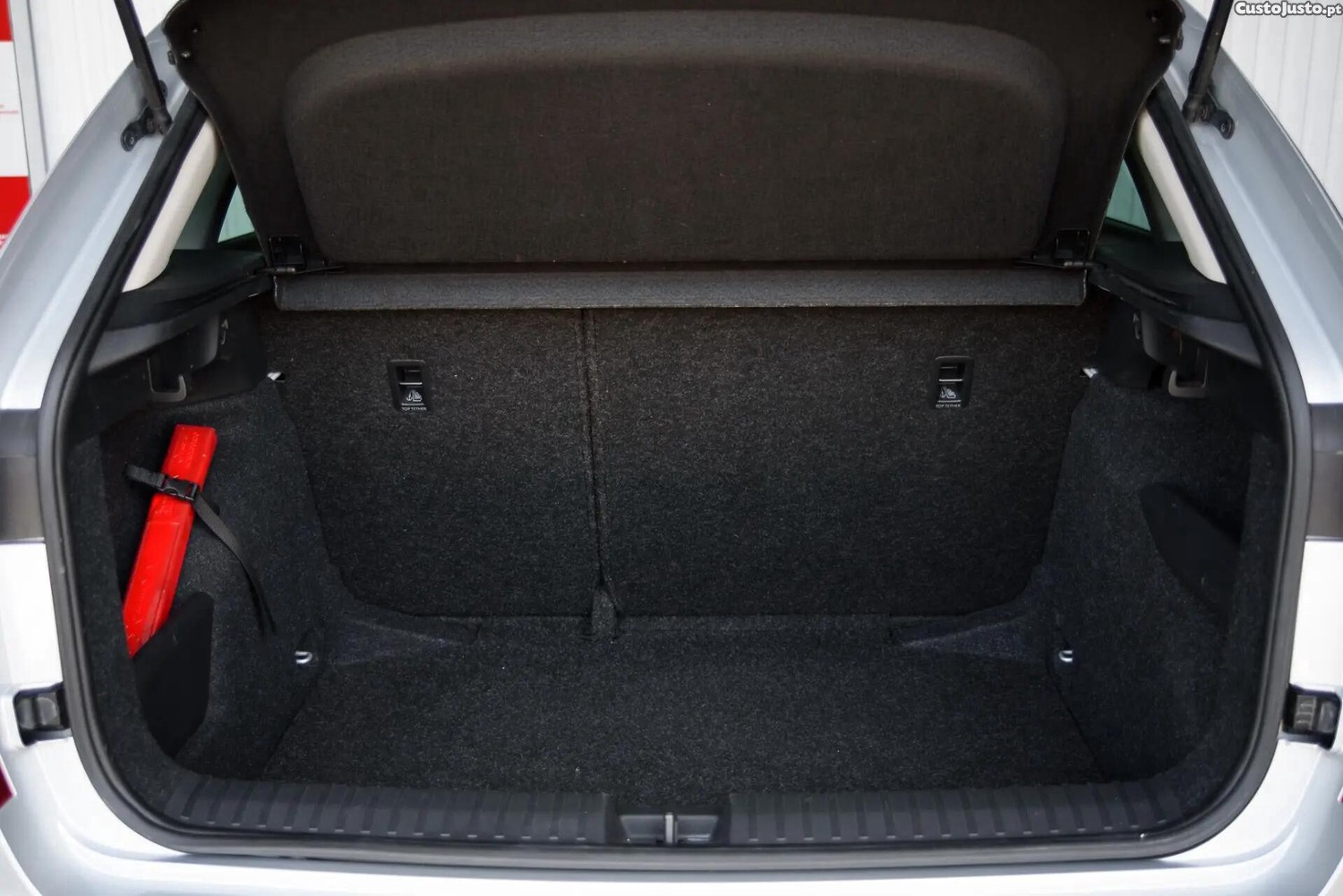 Skoda Kamiq 1.0 TSI Ambition DSG — fotografia 17