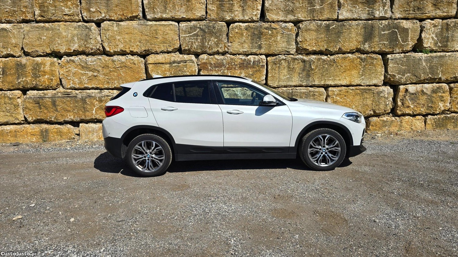 BMW X2 18 i sDrive Advantage — fotografia 27