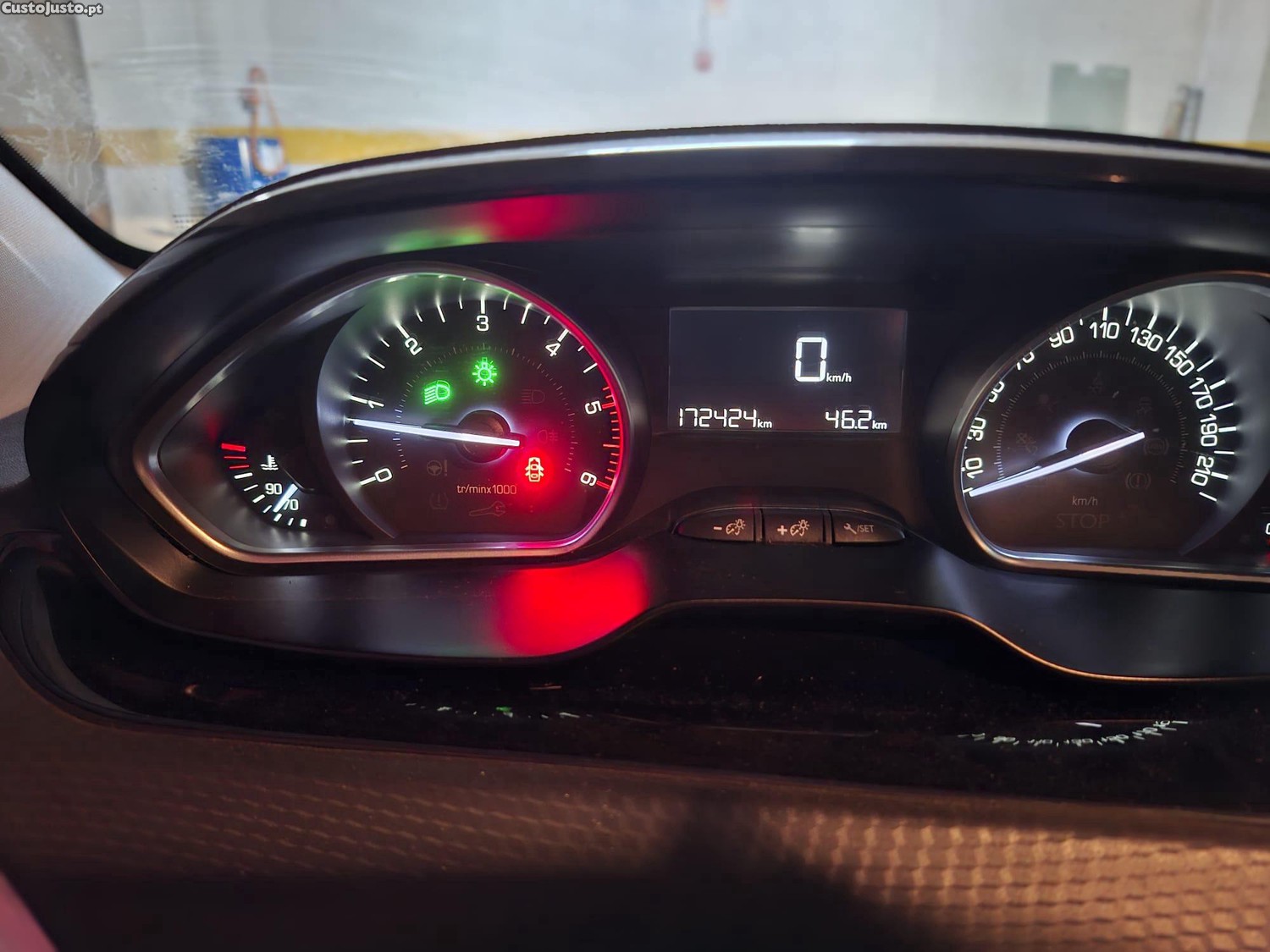 Peugeot 208 1.6 BlueHDi 75cv — fotografia 5