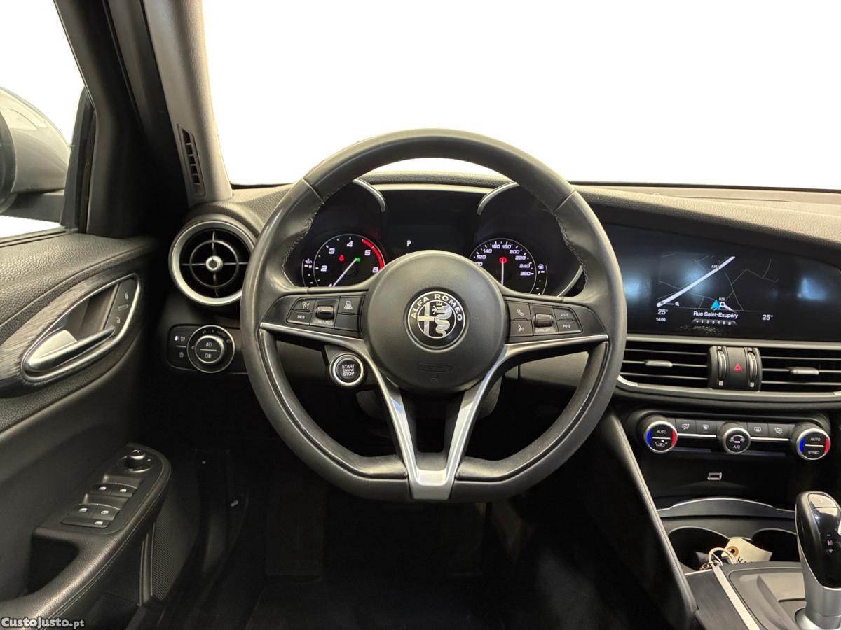 Alfa Romeo Giulia 2.2 D AT8 — fotografia 6