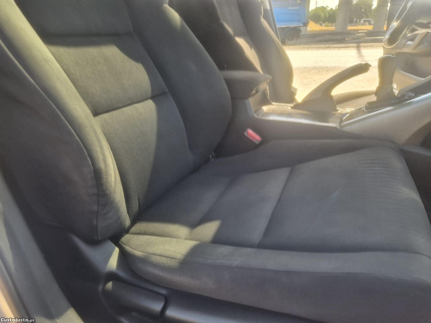Honda Accord 2.2 I-Dtec — fotografia 5