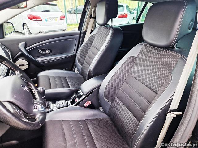 Renault Mégane 1.5 DCI 110CV BOSE — fotografia 3