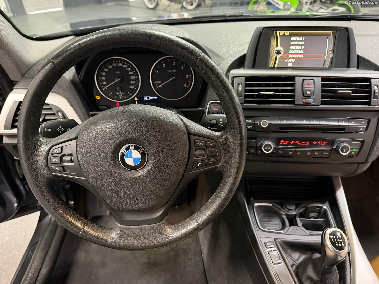 BMW 116 d EfficientDynamics — fotografia 13