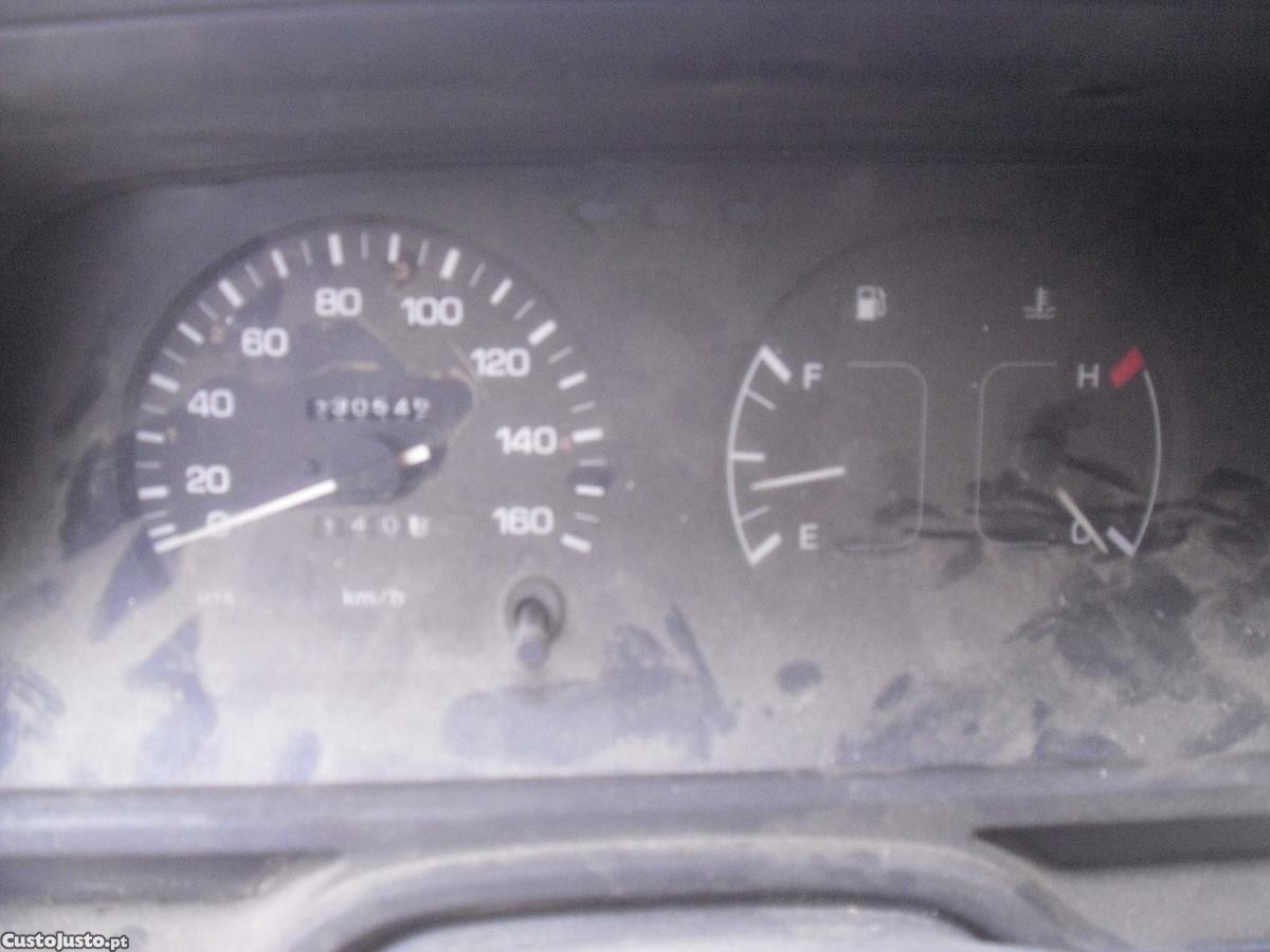 Toyota HiAce 2400 — photo 4