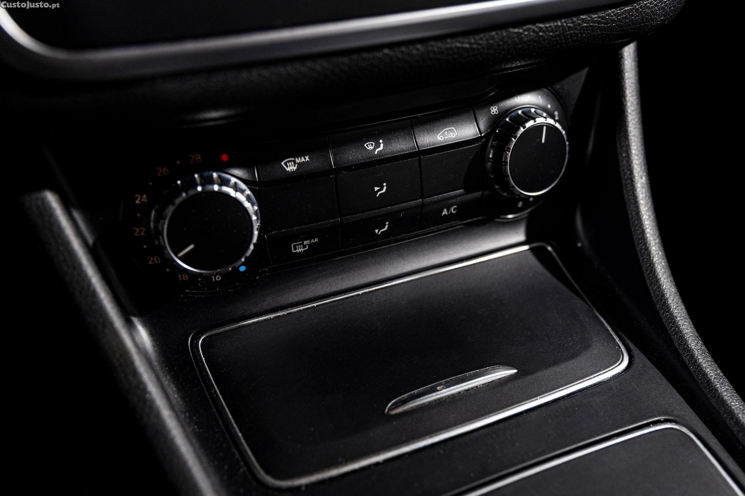 Mercedes-Benz CLA 200 d Urban Aut. — fotografia 9
