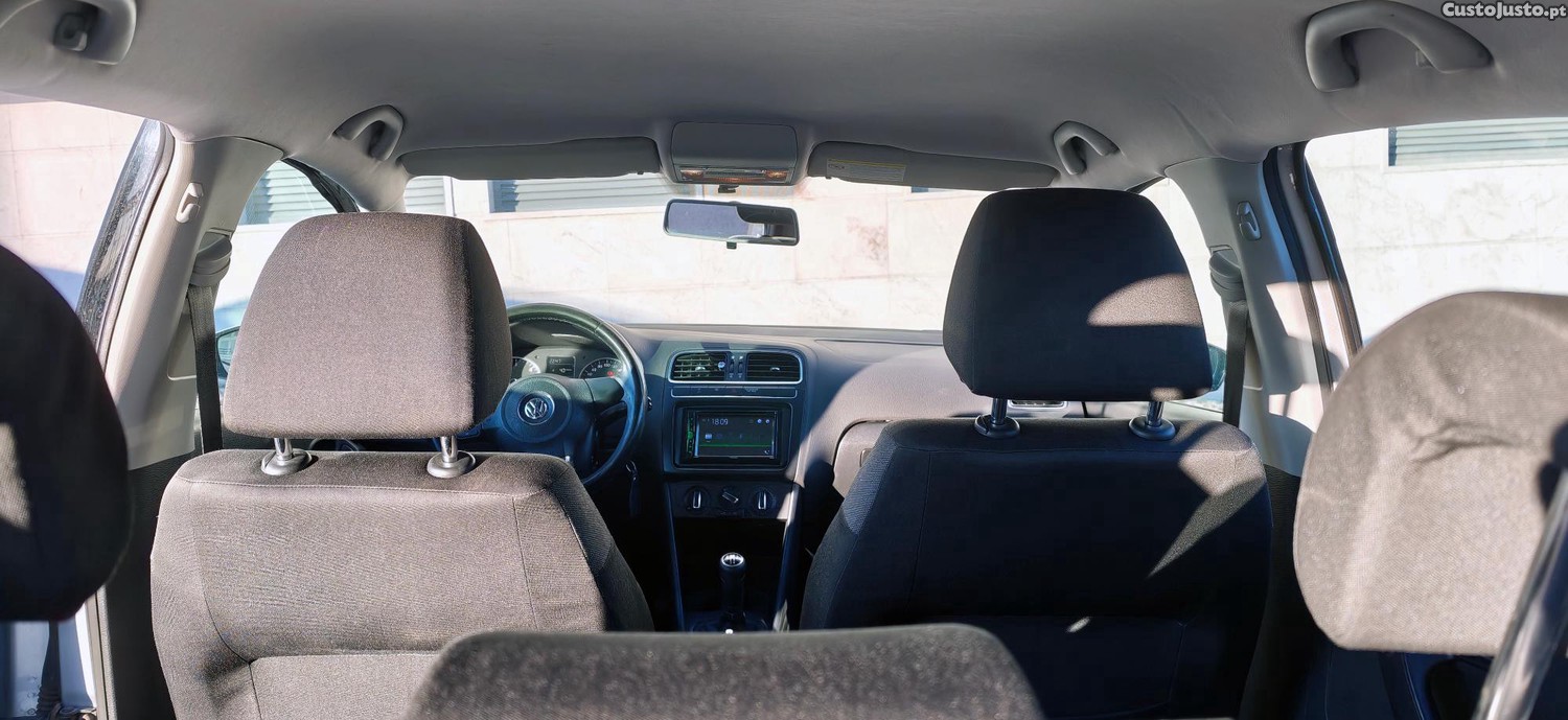 Volkswagen Polo 1.6 TDI Confortline — fotografia 8