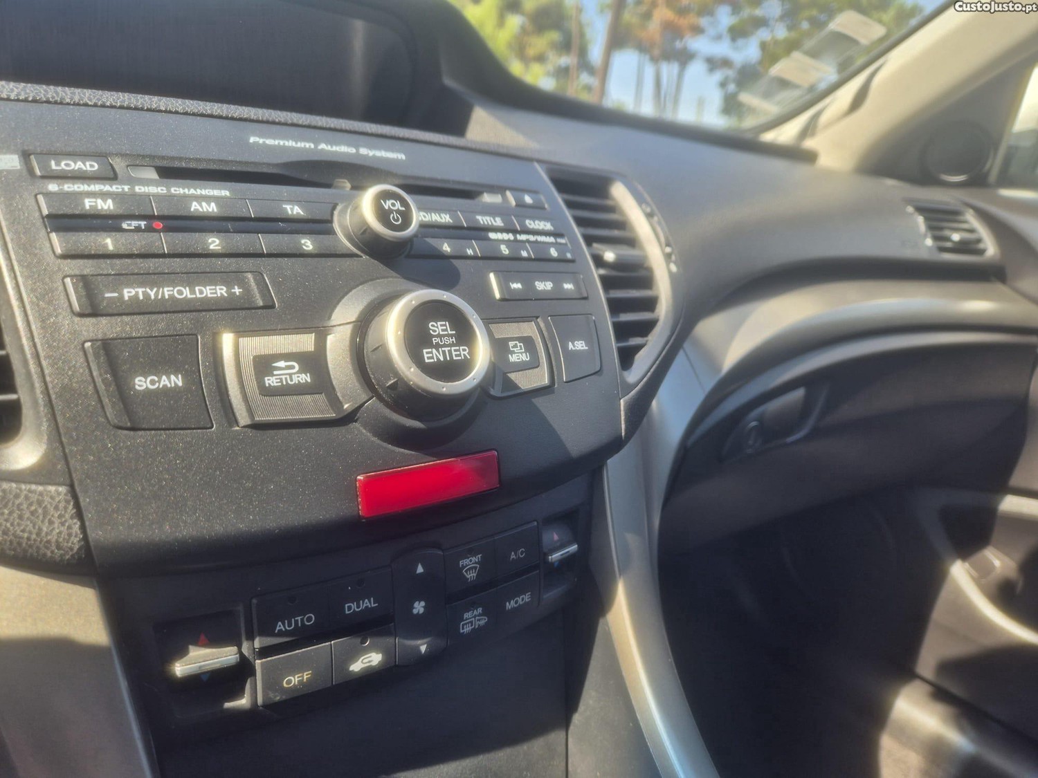 Honda Accord 2.2 I-Dtec — fotografia 8