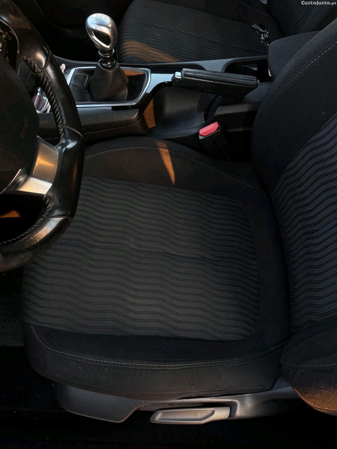Peugeot 308 1.6 bluehdi 120cv — fotografia 4