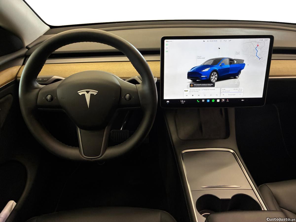 Tesla Model Y Standard RWD — fotografia 9