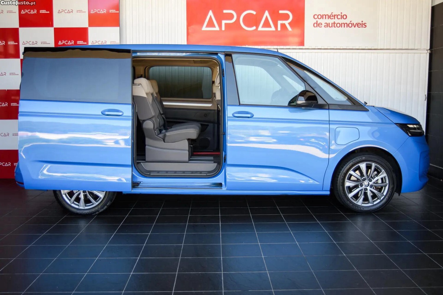 Volkswagen Multivan 1.4 TSI e-Hybrid Life DSG — fotografia 11