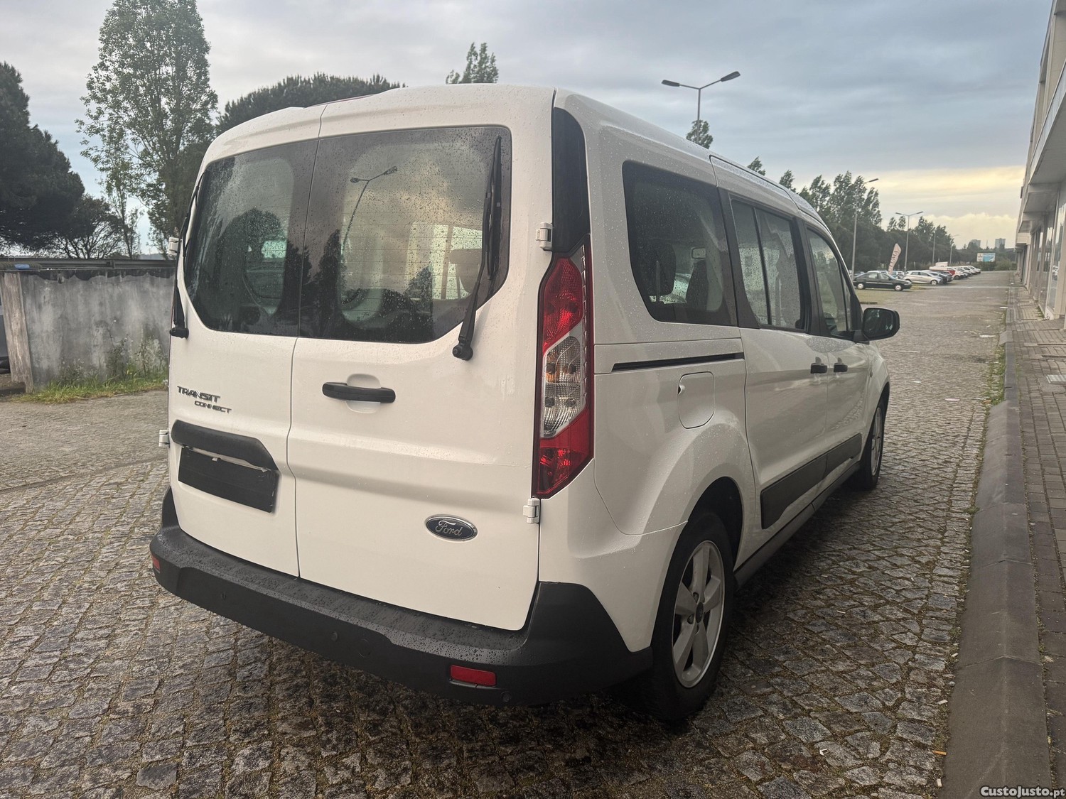 Ford Tourneo Longa 1.5 Tdci 5 lugares — fotografia 9