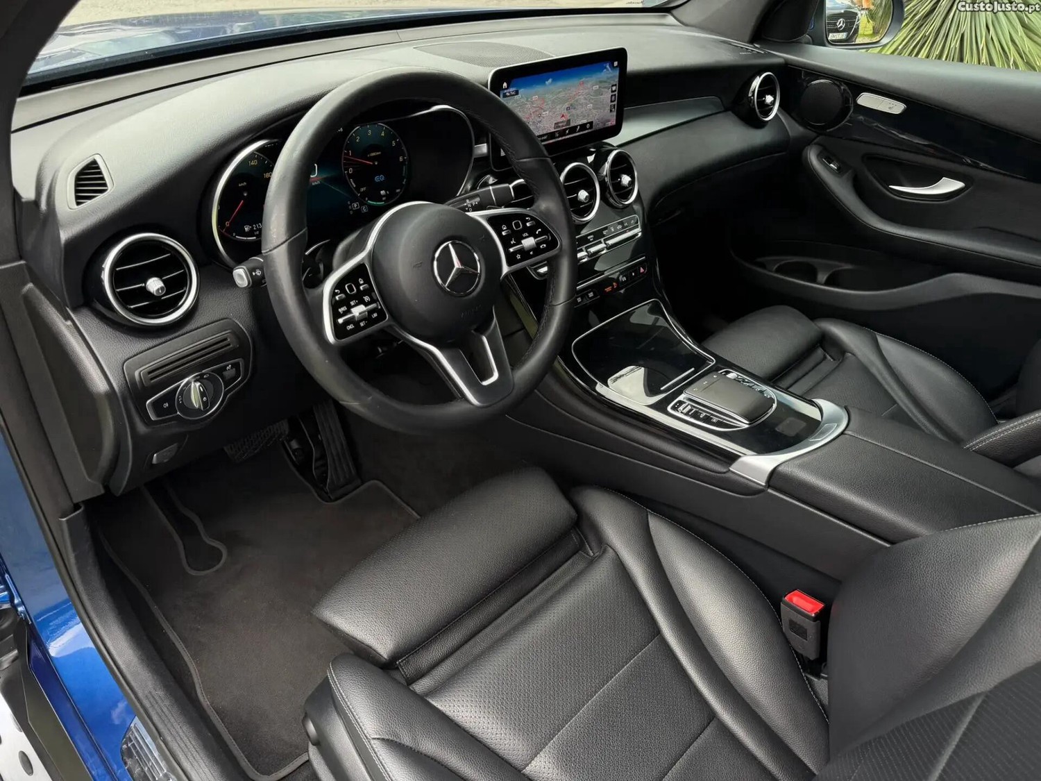 Mercedes-Benz GLC 300 de Coupé 4Matic — fotografia 30