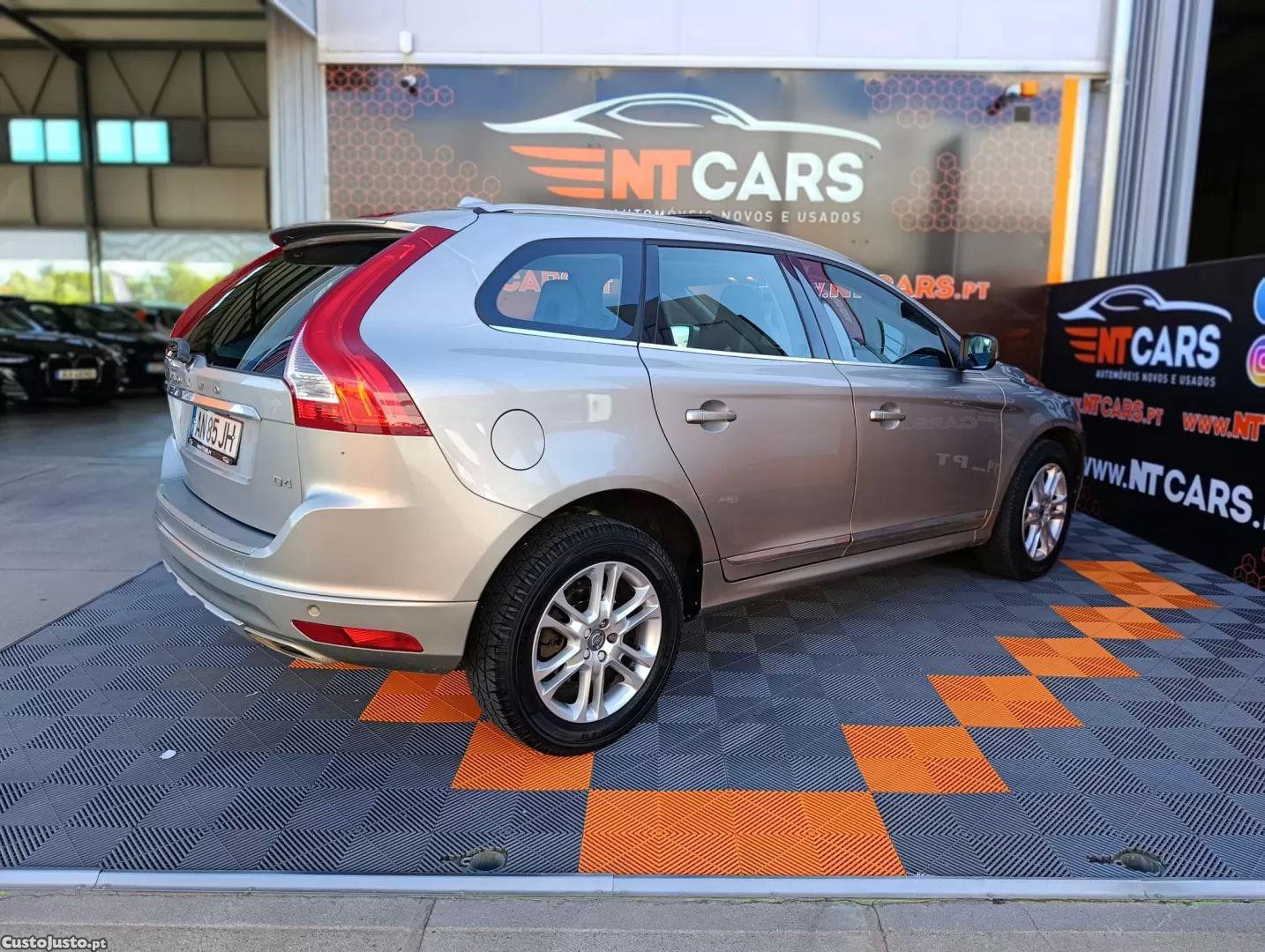 Volvo XC60 2.0 d4 momentum geartronic - 15 foto 2