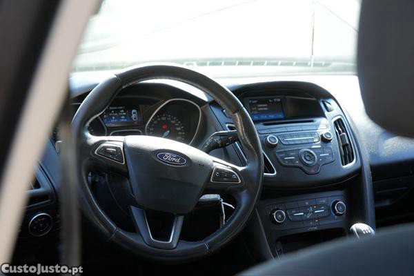 Ford Focus 1.0 Ecoboost — fotografia 5