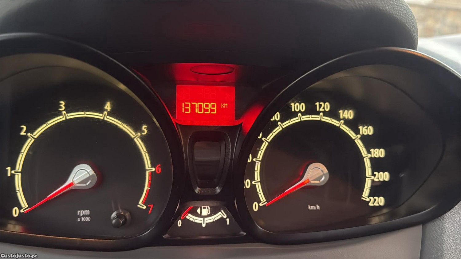 Ford Fiesta 1.25 Gasolina 82cv 5lugares 137.000KM — fotografia 2