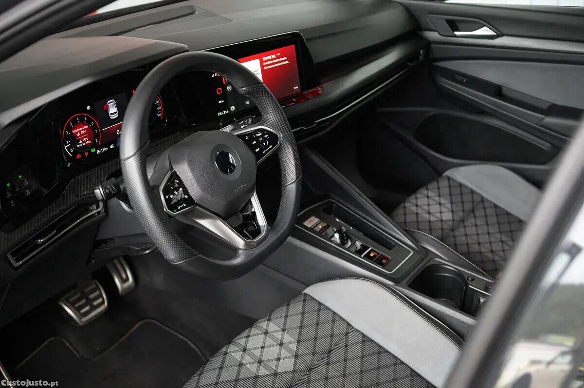 Volkswagen Golf 1.5 eTSI OPF DSG R-Line — fotografia 19
