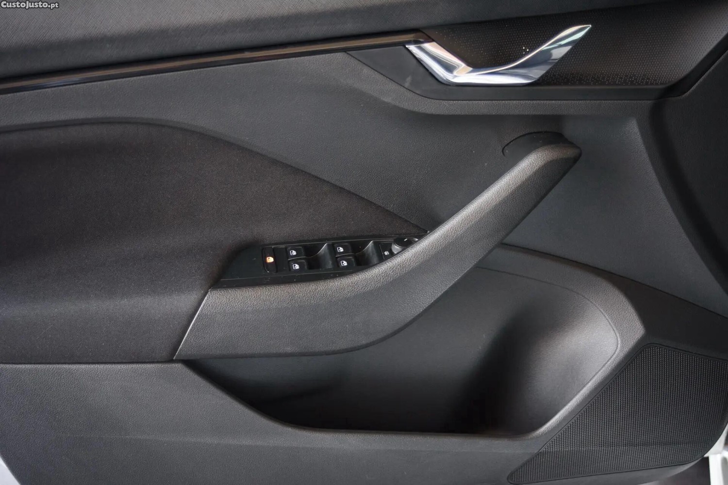 Skoda Kamiq 1.0 TSI Ambition DSG — fotografia 9