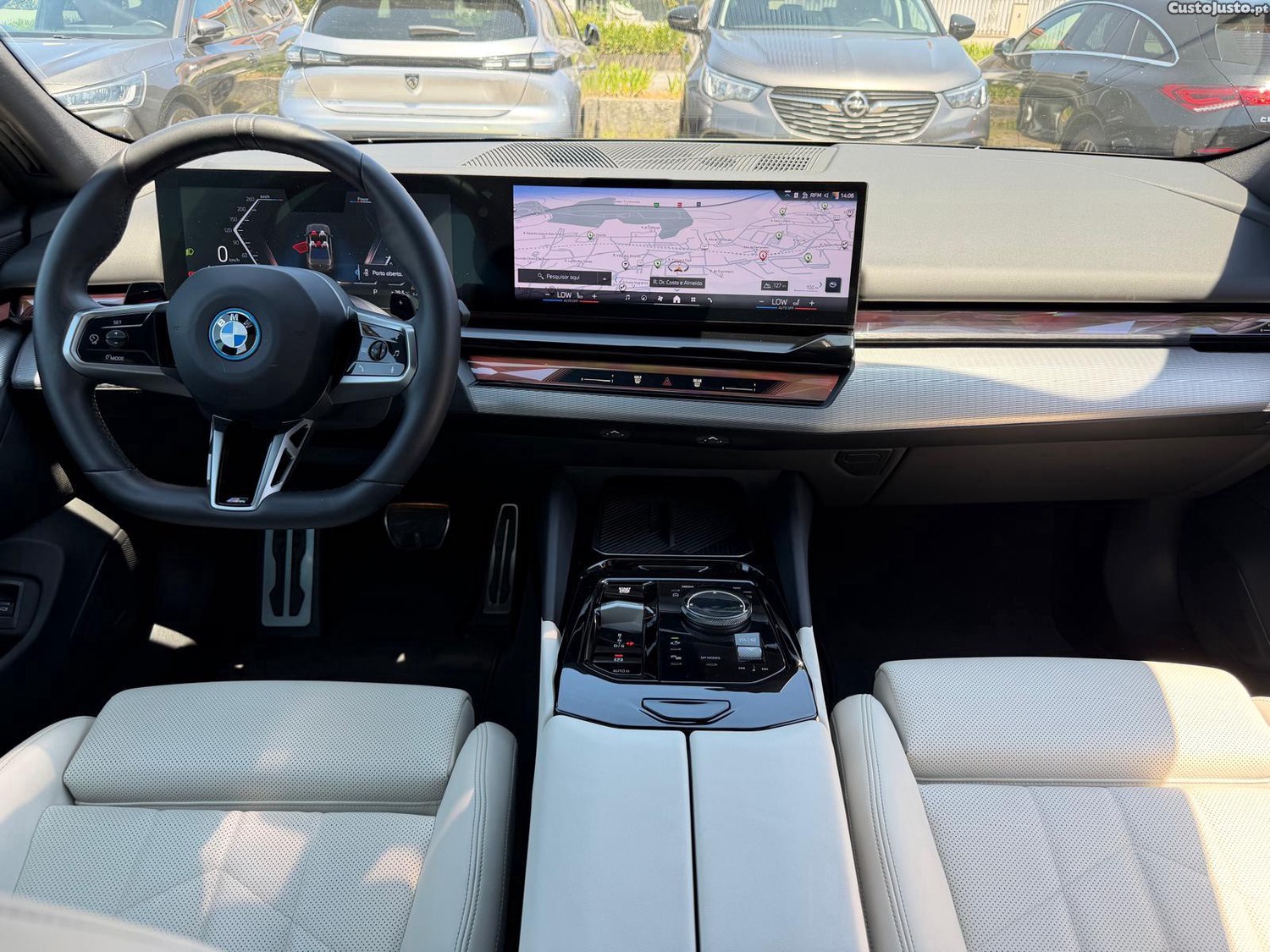 BMW 530 e Pack Desportivo M Pro — fotografia 16