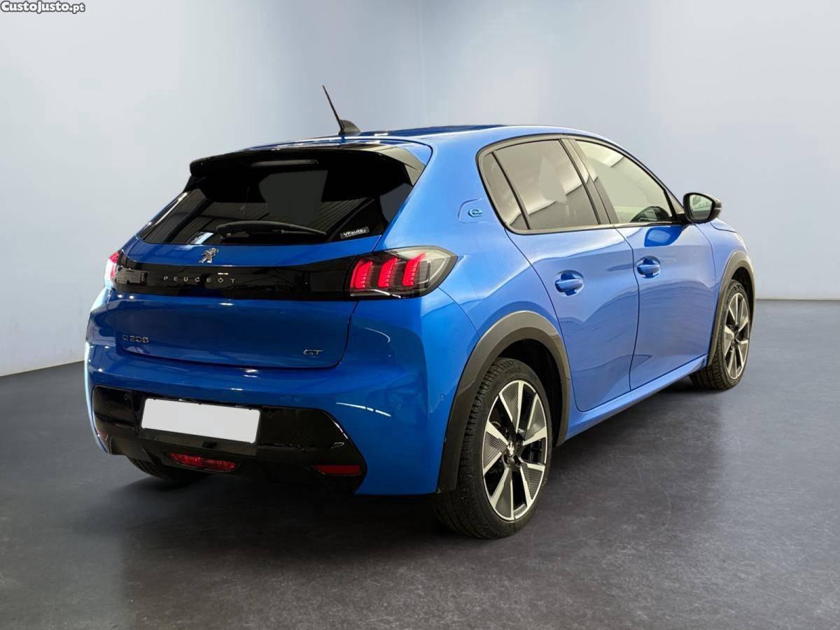 Peugeot 208 50 kWh GT — fotografia 11