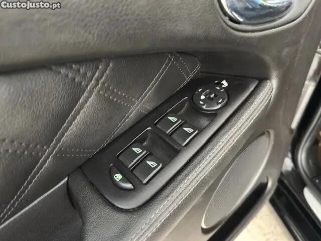 Jaguar X-Type SW 2.2 D Executive Aut. — fotografia 3