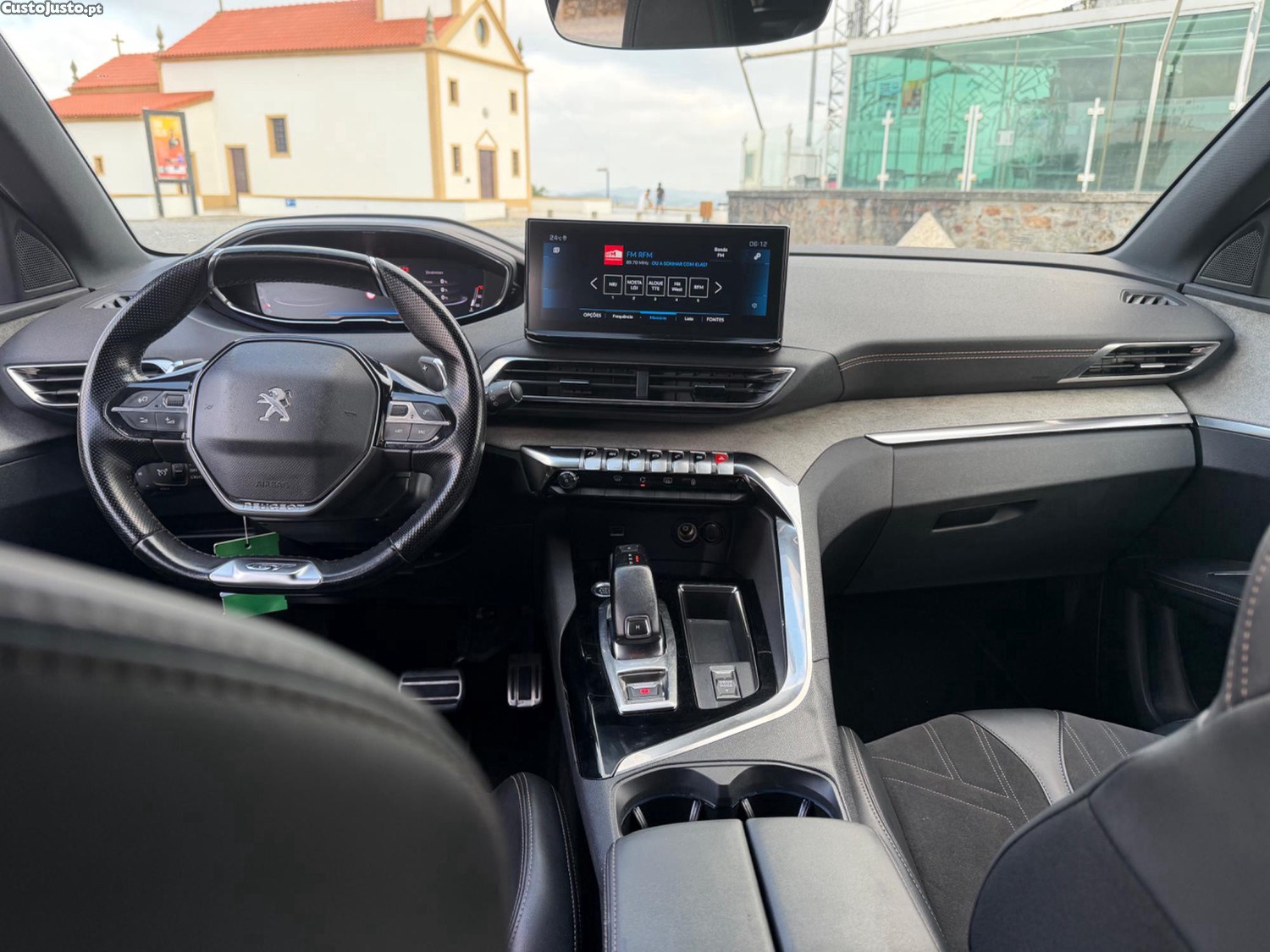 Peugeot e-3008 Gt line — fotografia 8