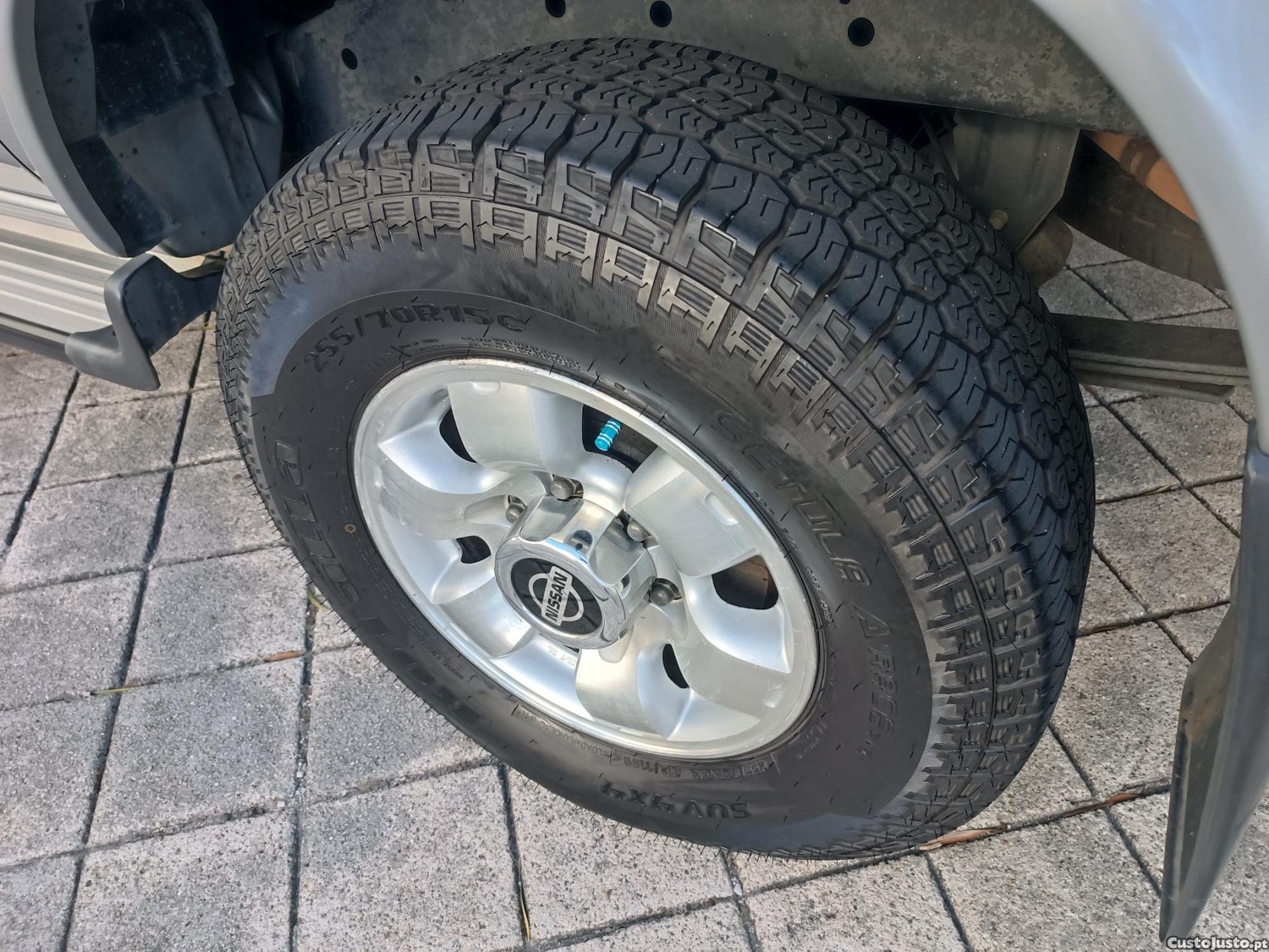 Nissan Navara 2.5 td 104cv azimute — fotografia 10