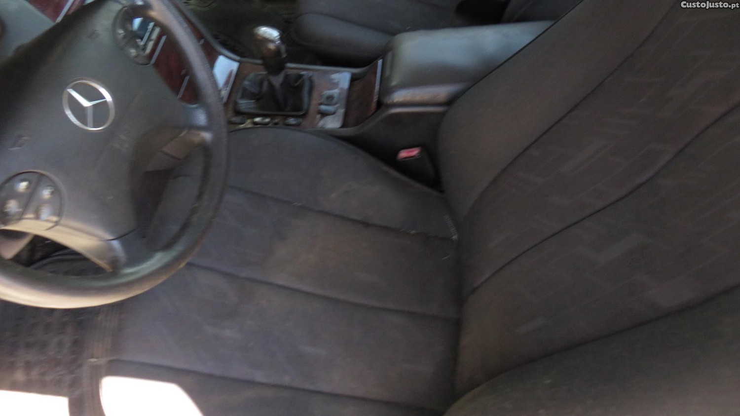 Mercedes-Benz E 270 CDI - 00 foto 4