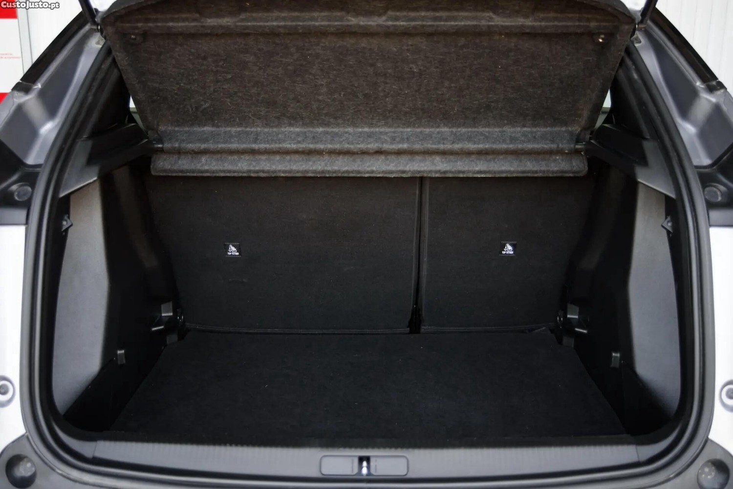 Peugeot 2008 1.2 PureTech Active — fotografia 17