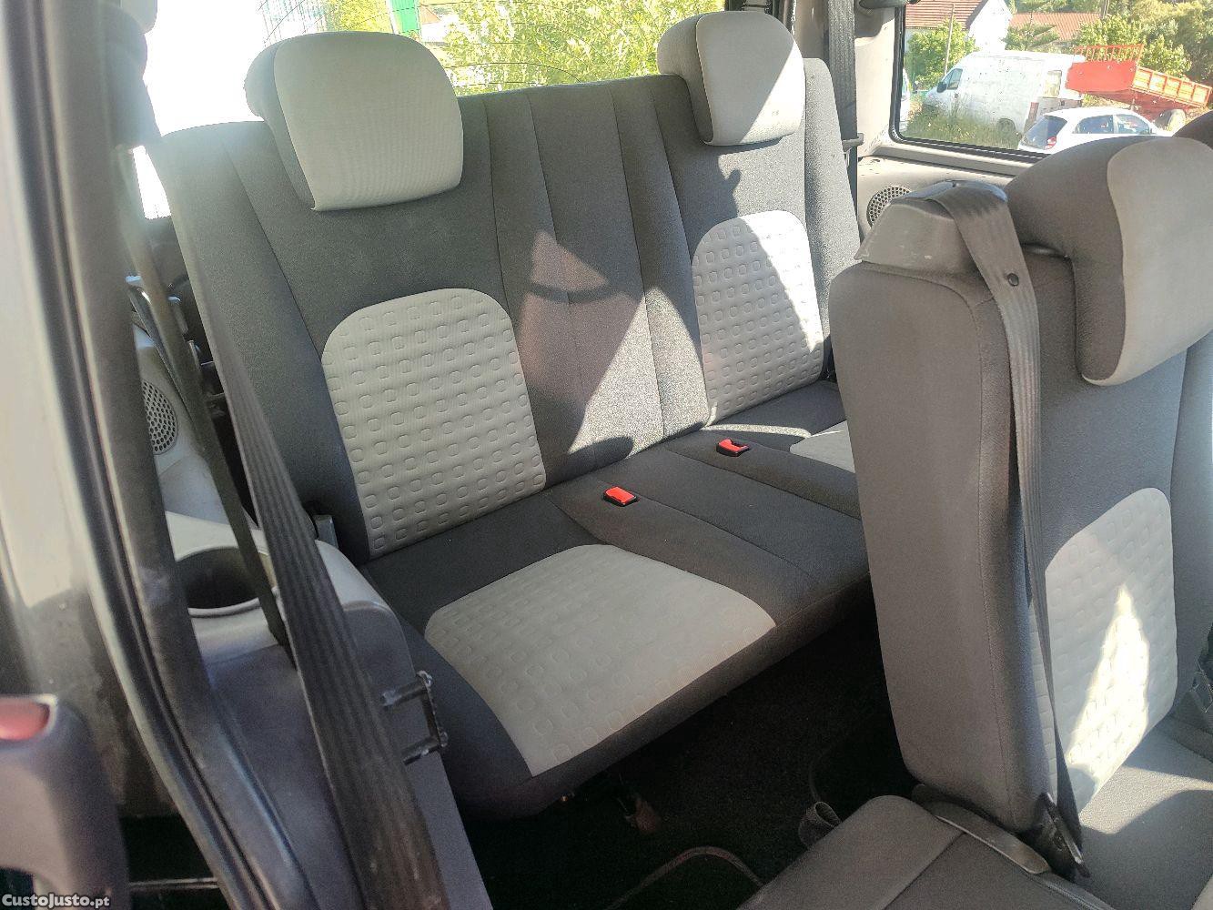 Fiat Doblo 1.3 MultiJet 7Lugares — fotografia 3