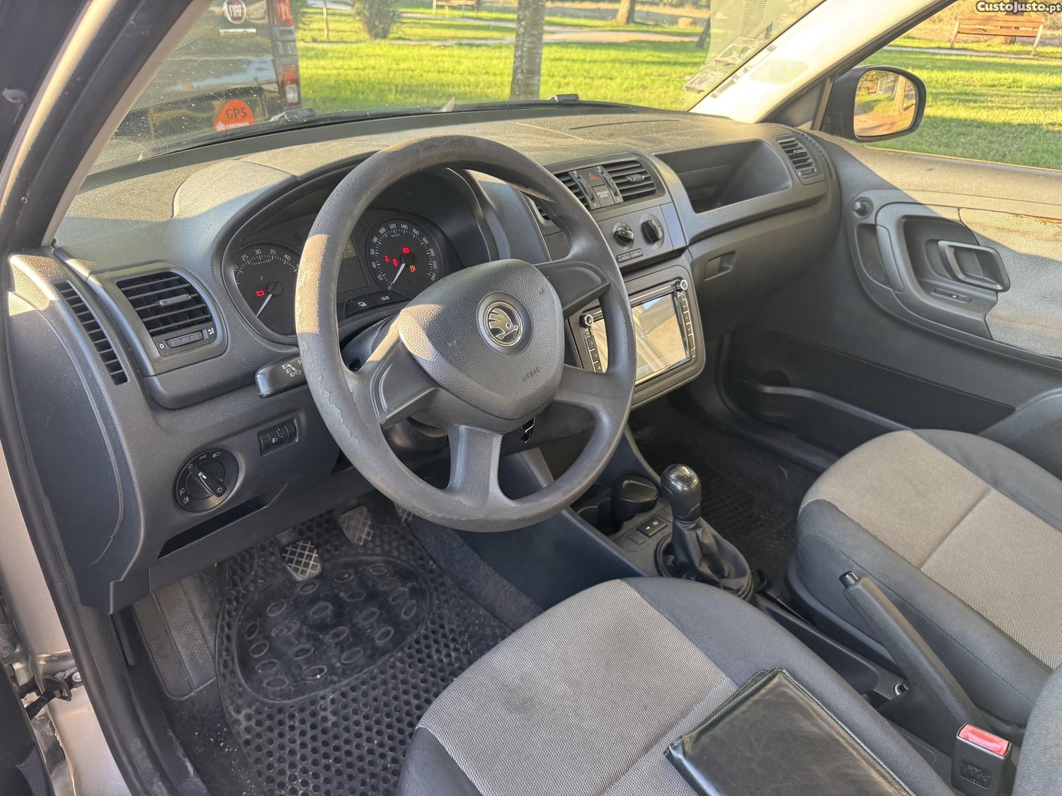 Skoda Fabia 1.2tdi — fotografia 2