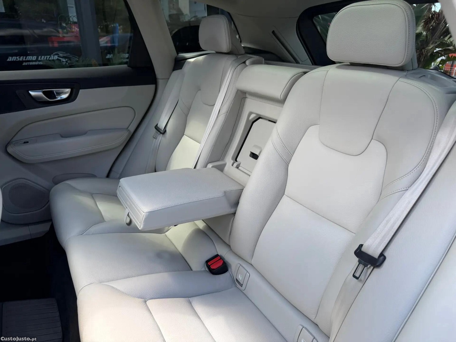 Volvo XC 60 2.0 T6 PHEV Ultimate Dark AWD — fotografia 7