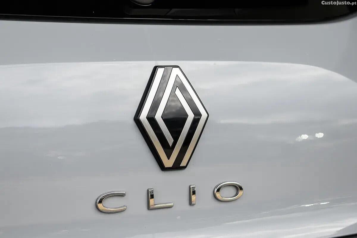 Renault Clio 1.5 Blue dCi Evolution — fotografia 17