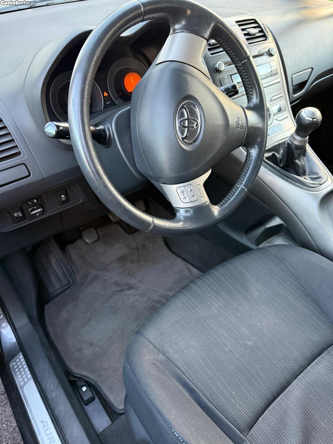 Toyota Auris D4D — fotografia 4