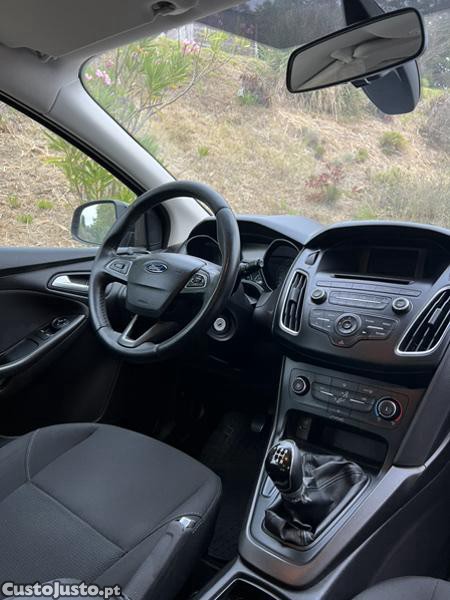 Ford Focus 1.0 Ecoboost — fotografia 4